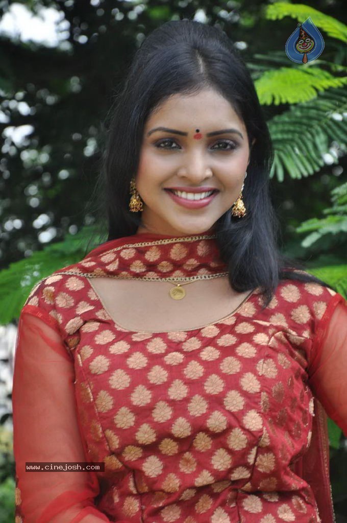 Sanchitha Padukone Latest Stills - 46 / 58 photos