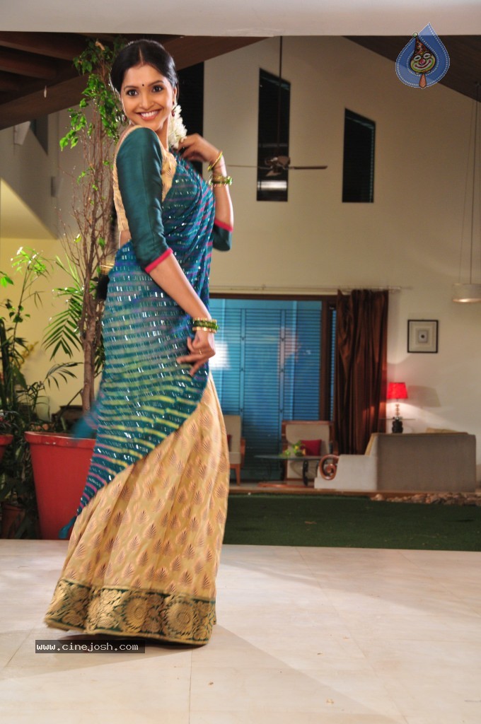 Sanchitha Padukone New Pics - 24 / 37 photos