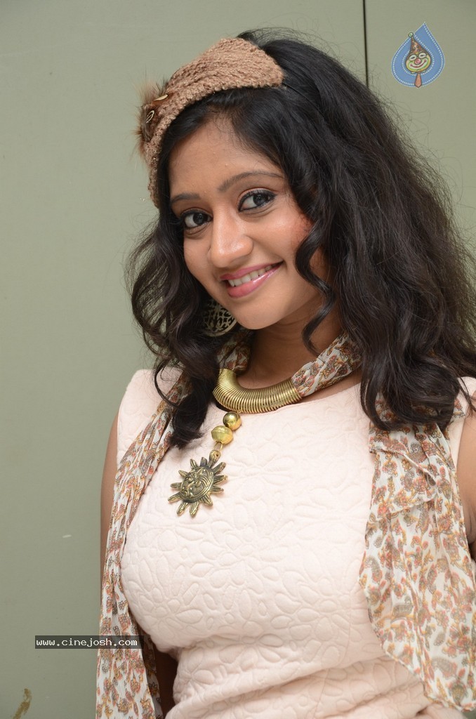 Sandeepthi Latest Stills - 39 / 66 photos