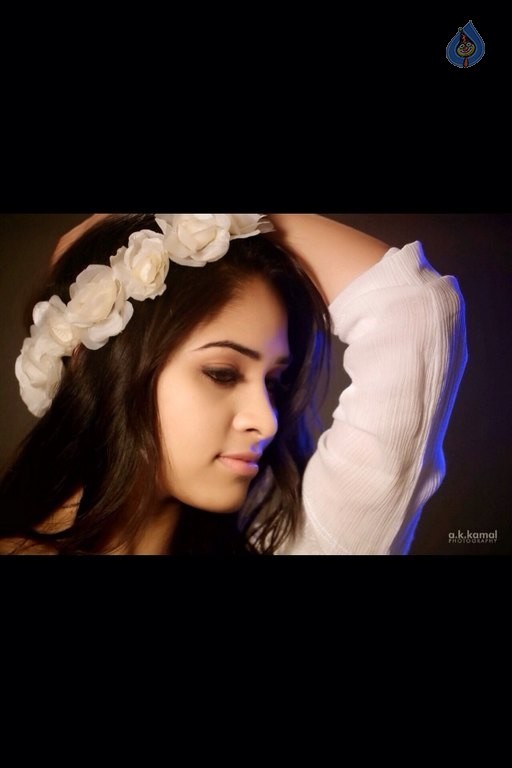 Saniyadhara New Photos - 12 / 12 photos