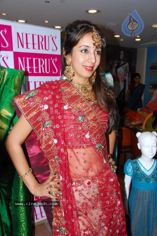 Sanjana at Neeru's Shopping mall - 8 / 55 photos