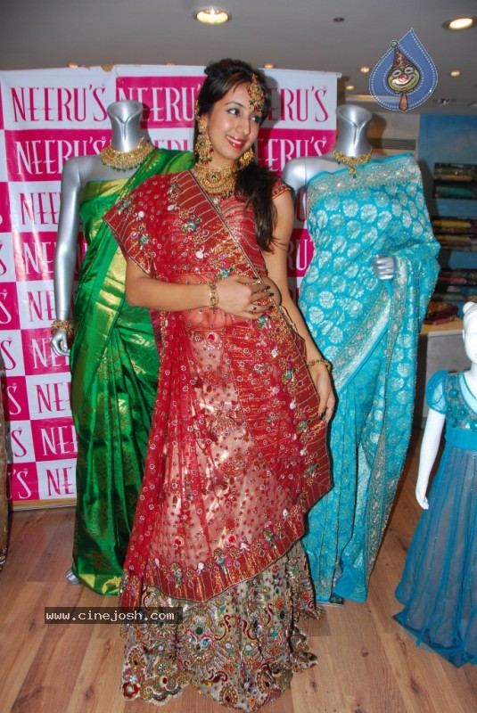 Sanjana at Neeru's Shopping mall - 12 / 55 photos