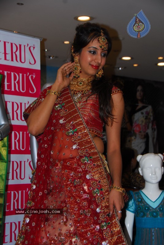 Sanjana at Neeru's Shopping mall - 16 / 55 photos
