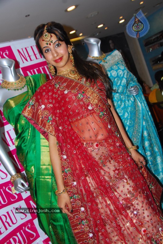 Sanjana at Neeru's Shopping mall - 34 / 55 photos