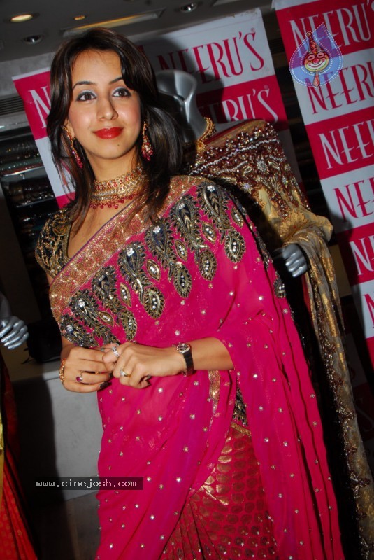 Sanjana at Neeru's Shopping mall - 35 / 55 photos