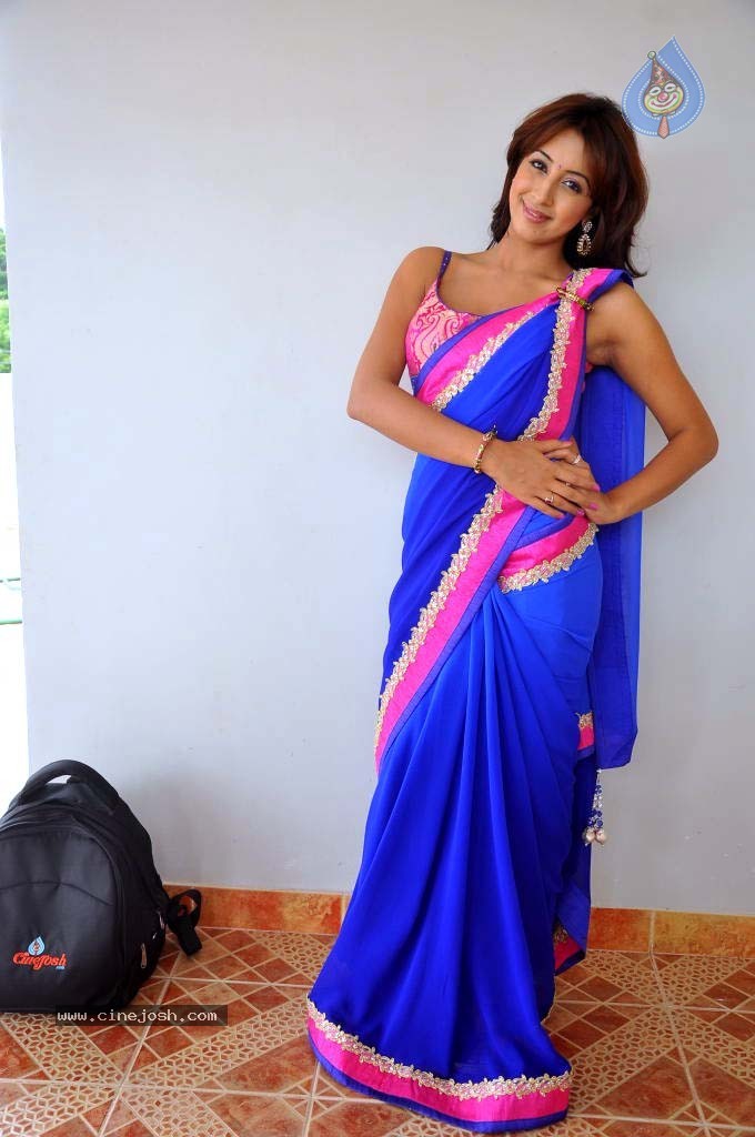 Sanjana Hot Stills - 12 / 85 photos