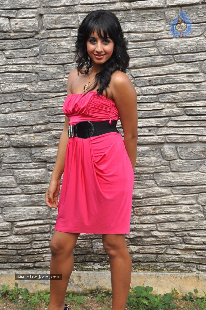 Sanjana Latest Photos - 28 / 50 photos