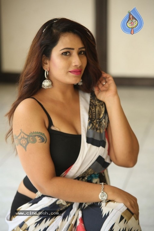 Sanjana Naidu Photos - 22 / 55 photos