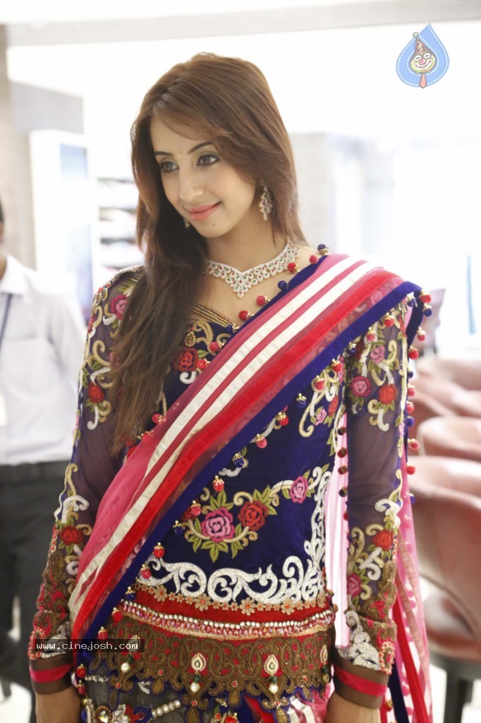 Sanjana New Hot Photos - 97 / 149 photos