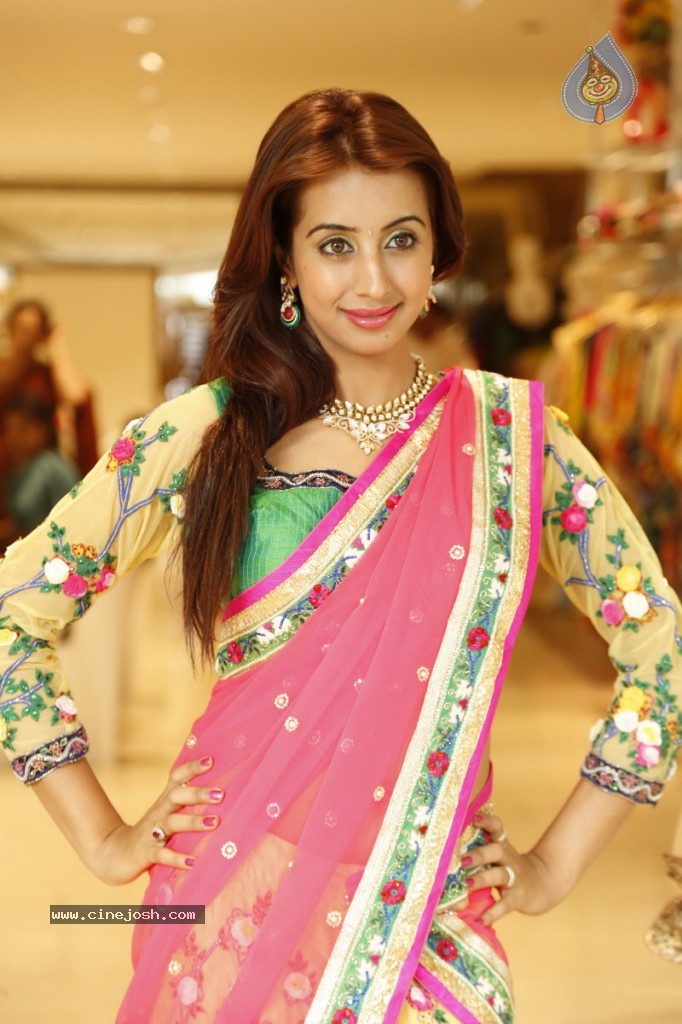 Sanjana New Hot Photos - 108 / 149 photos