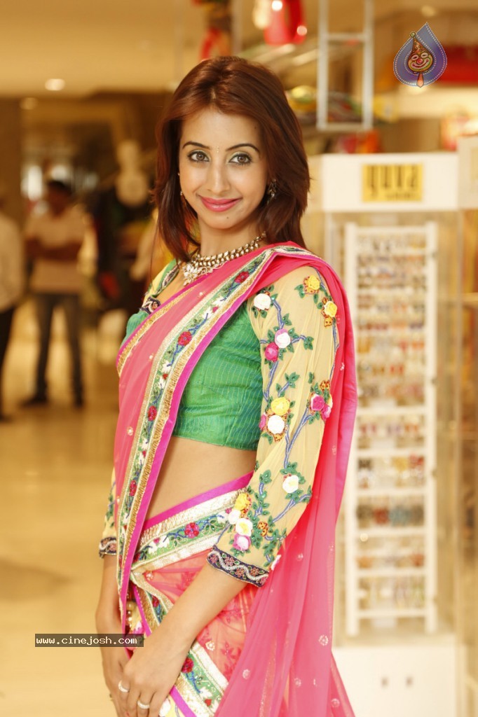 Sanjana New Hot Photos - 115 / 149 photos