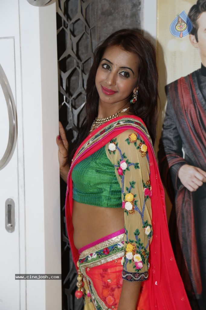 Sanjana New Hot Photos - 118 / 149 photos