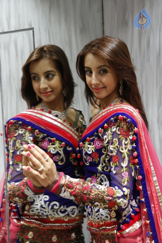 Sanjana New Hot Photos - 119 / 149 photos