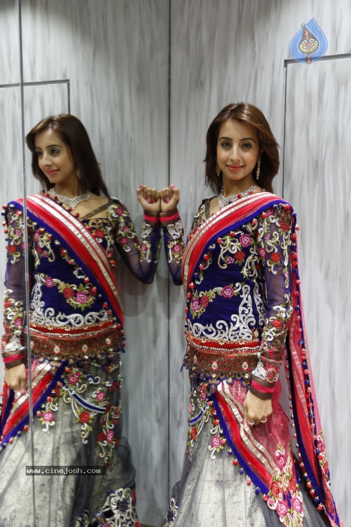 Sanjana New Hot Photos - 120 / 149 photos