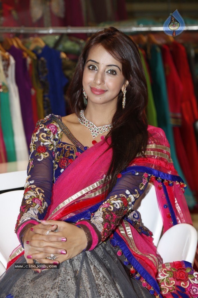 Sanjana New Hot Photos - 127 / 149 photos