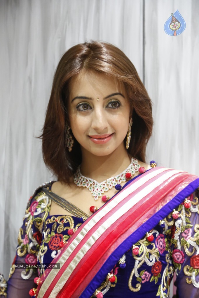 Sanjana New Hot Photos - 131 / 149 photos