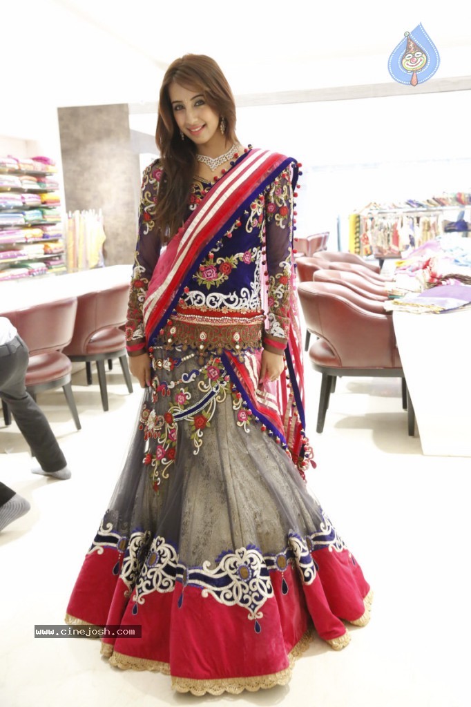Sanjana New Hot Photos - 132 / 149 photos