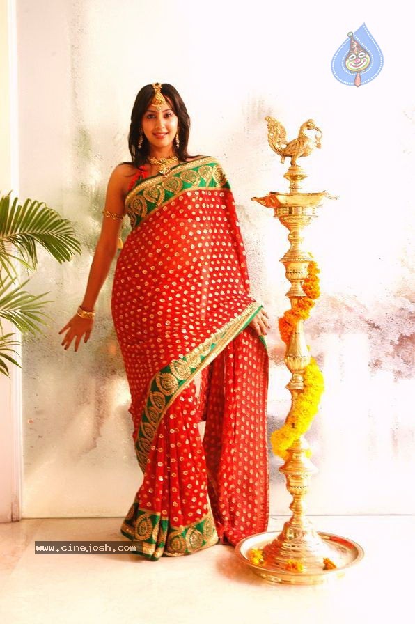 Sanjana Photos - 5 / 8 photos