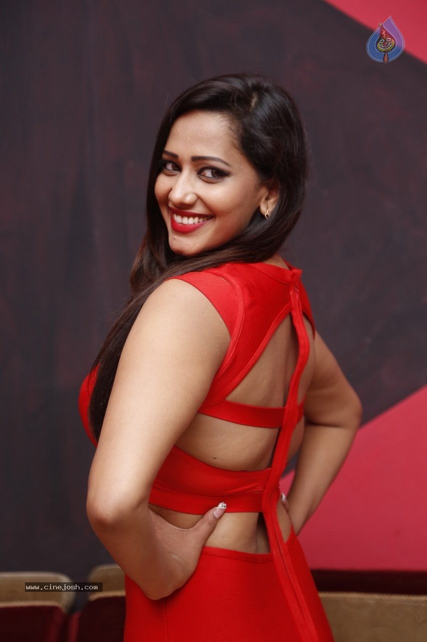 Sanjana Singh Latest Gallery - 7 / 52 photos