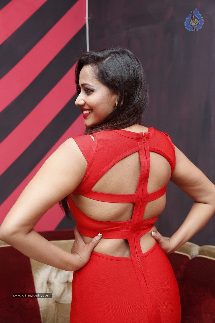 Sanjana Singh Latest Gallery - 27 / 52 photos