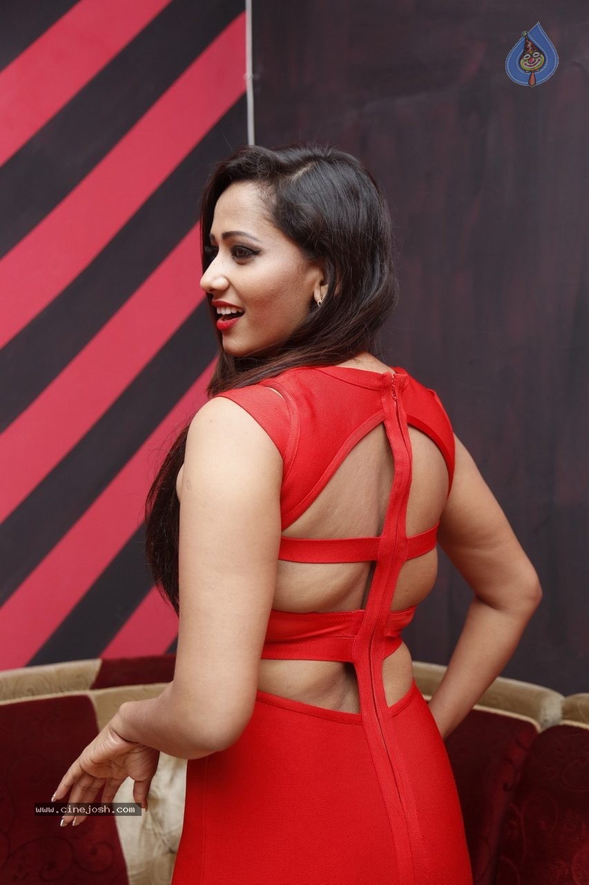 Sanjana Singh Latest Gallery - 47 / 52 photos