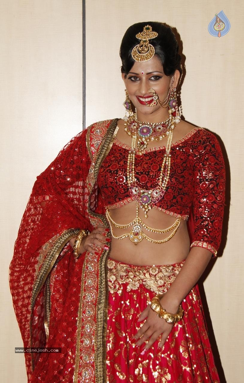 Sanjana Singh New Photos - 4 / 23 photos