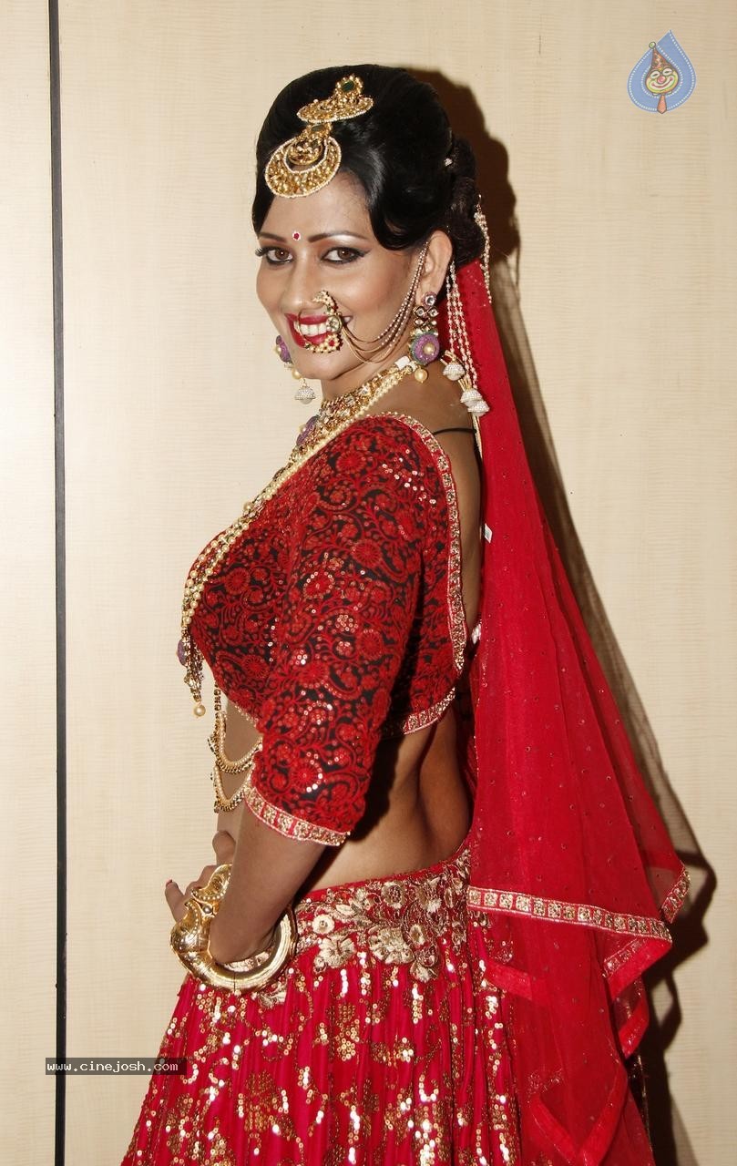 Sanjana Singh New Photos - 12 / 23 photos