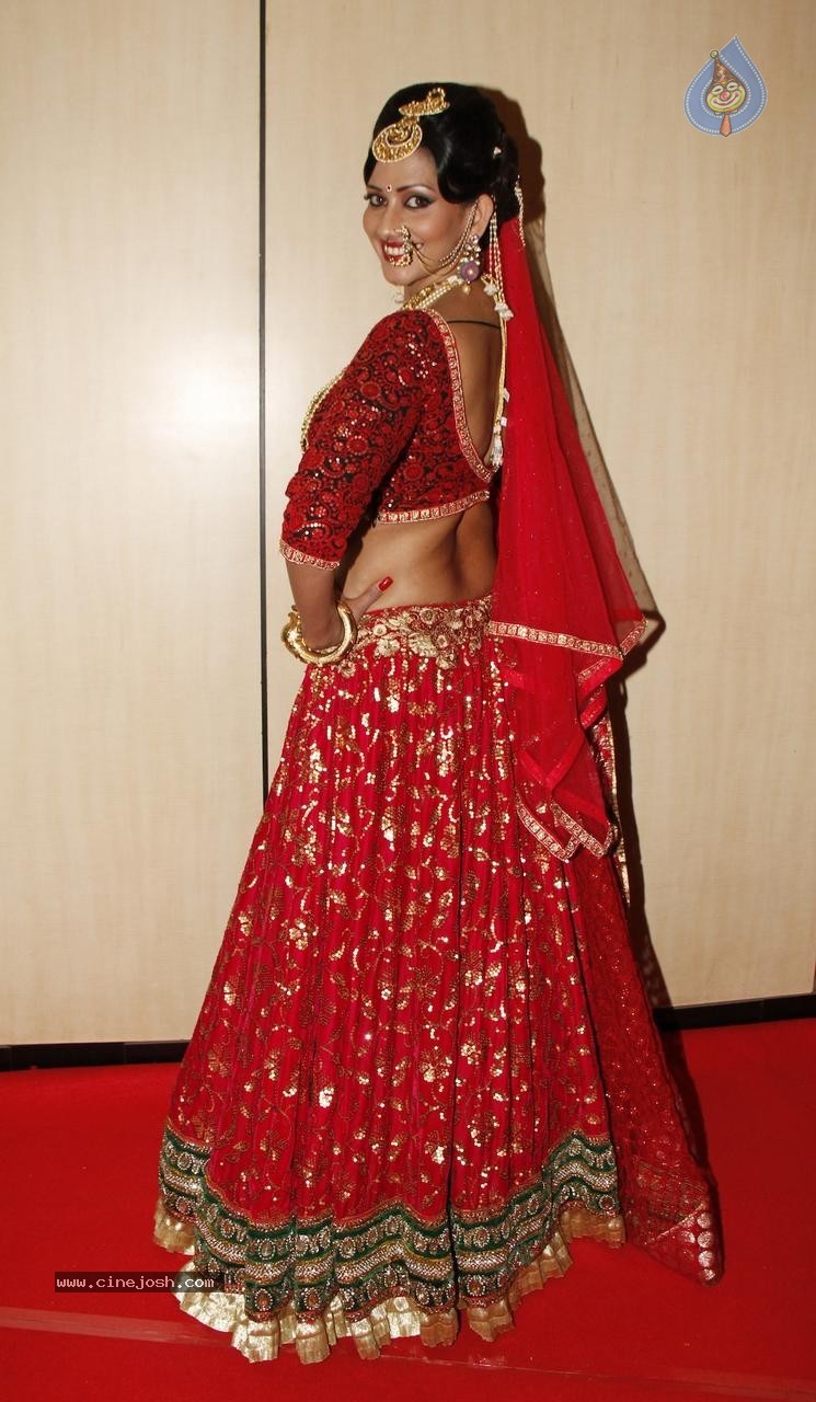 Sanjana Singh New Photos - 18 / 23 photos