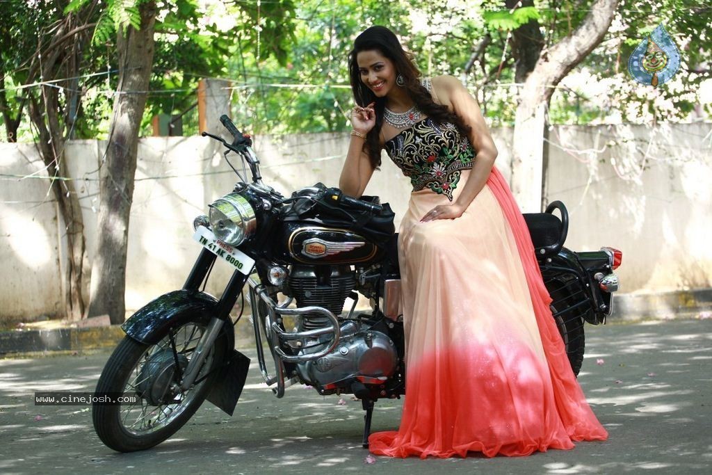 Sanjana Singh New Photos - 21 / 37 photos