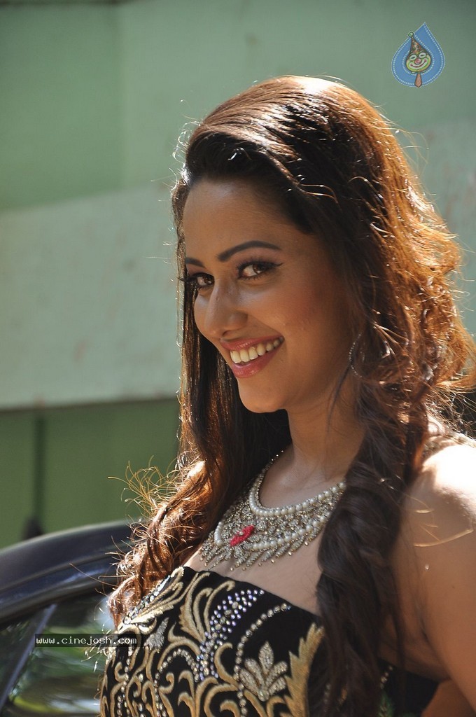 Sanjana Singh New Photos - 24 / 37 photos