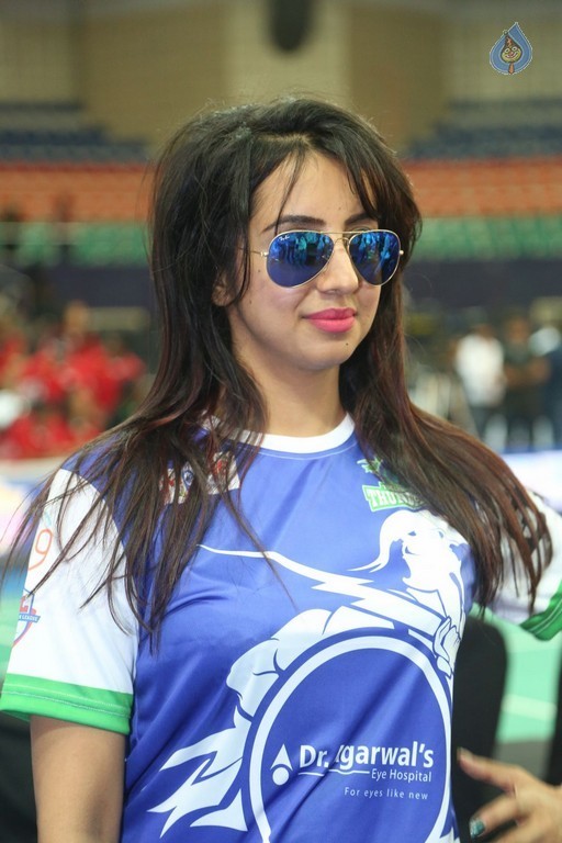 Sanjjanaa at CBL Event - 31 / 32 photos