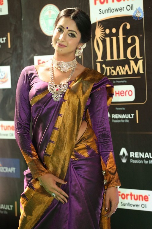Sanjjanaa at IIFA 2017 - 36 / 41 photos