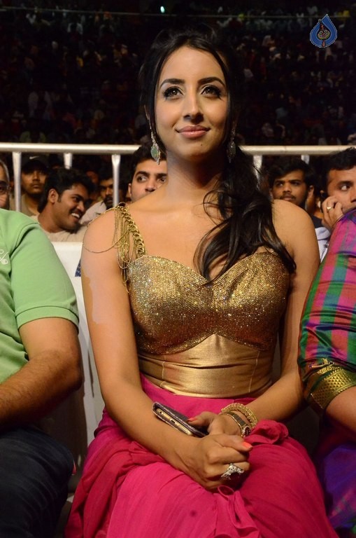 Sanjjanaa at SGS Audio Launch - 30 / 42 photos