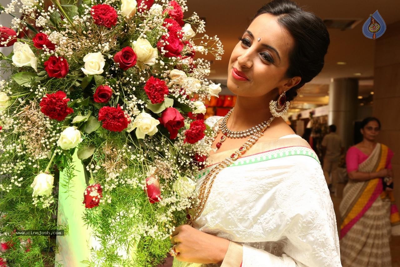 Sanjjanaa Galrani New Photos - 1 / 74 photos