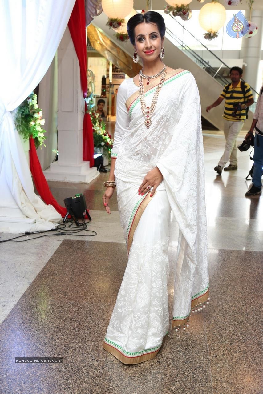 Sanjjanaa Galrani New Photos - 2 / 74 photos