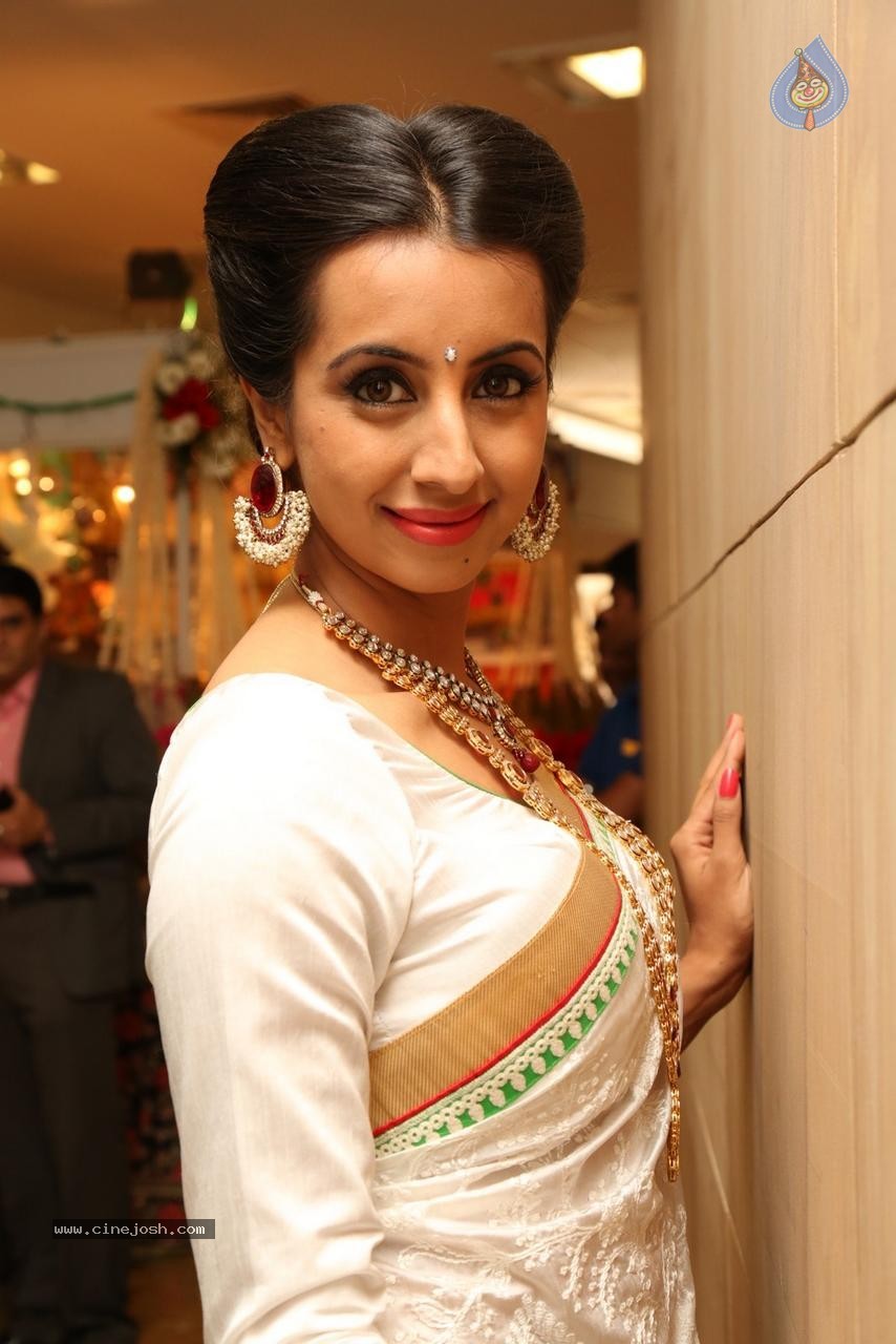 Sanjjanaa Galrani New Photos - 4 / 74 photos