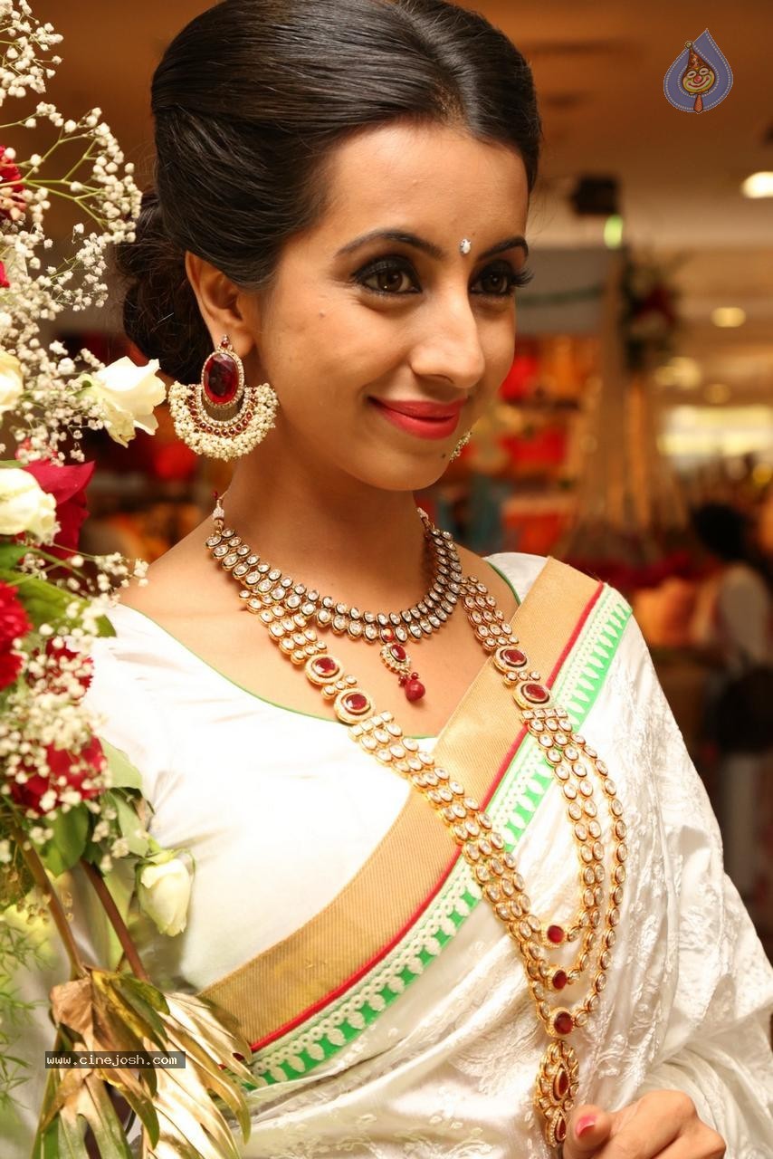 Sanjjanaa Galrani New Photos - 6 / 74 photos