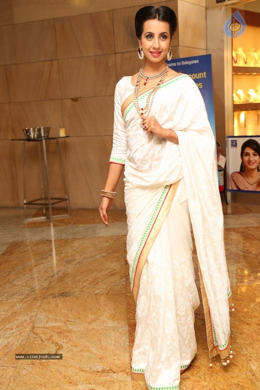 Sanjjanaa Galrani New Photos - 8 / 74 photos