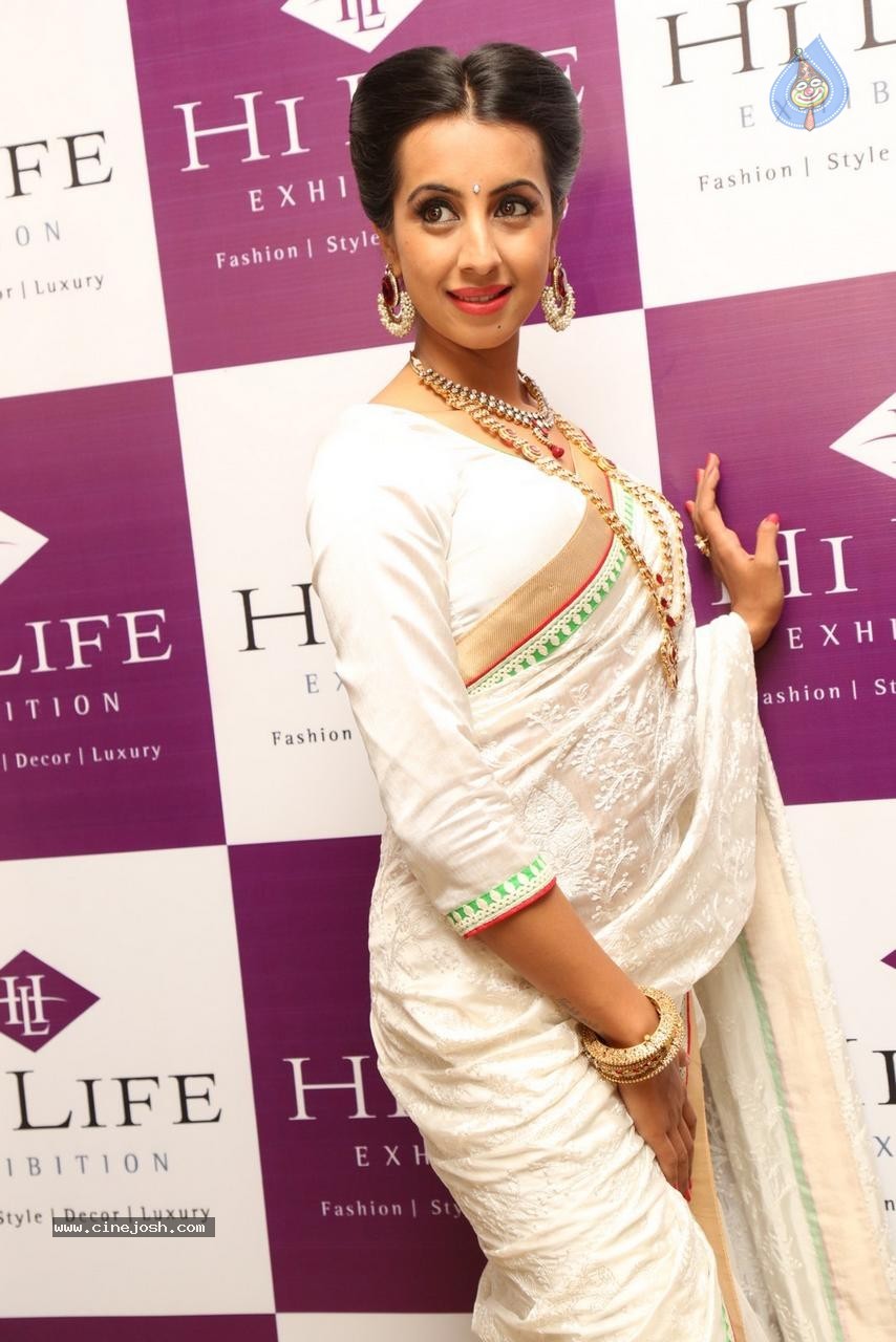 Sanjjanaa Galrani New Photos - 13 / 74 photos
