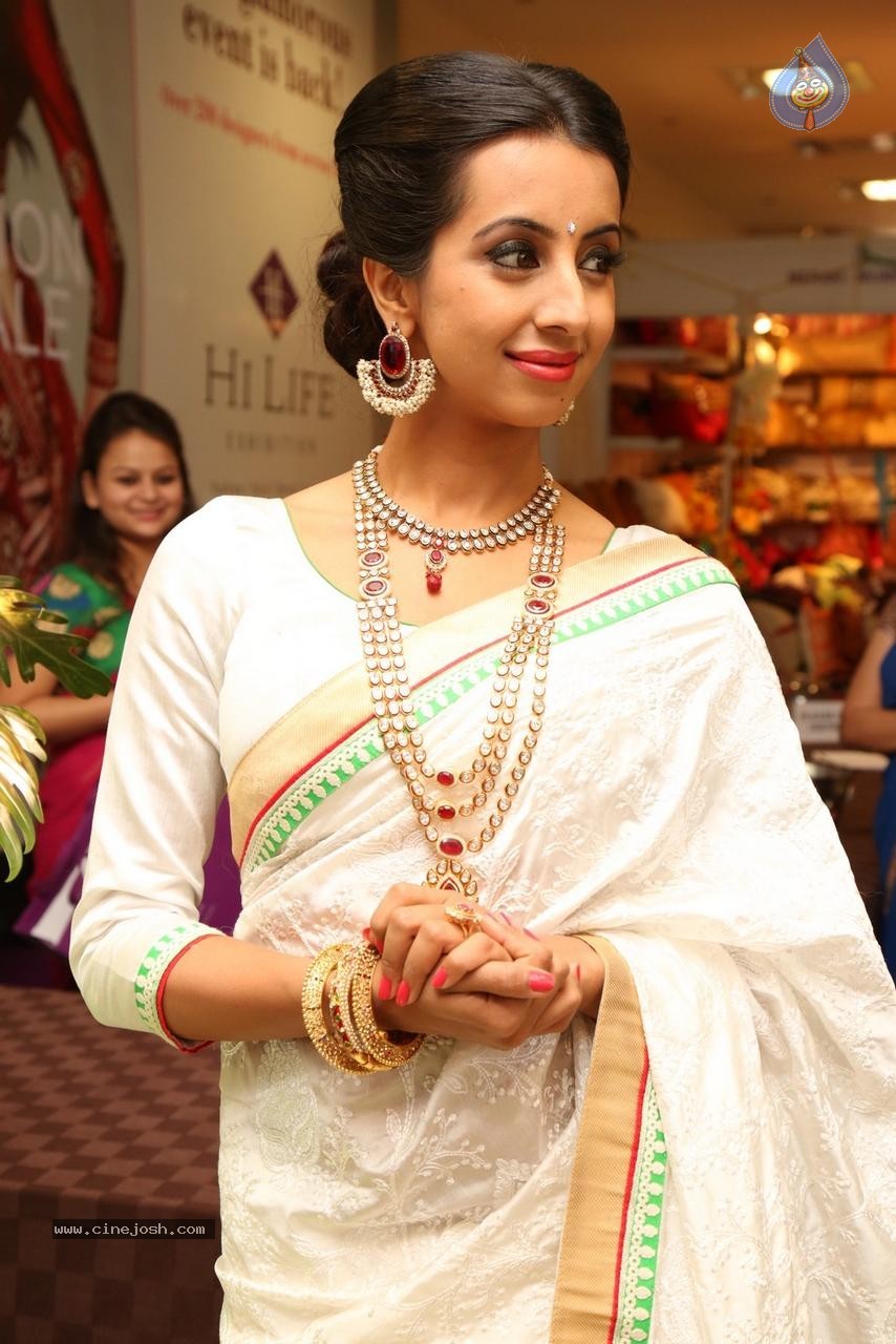Sanjjanaa Galrani New Photos - 14 / 74 photos