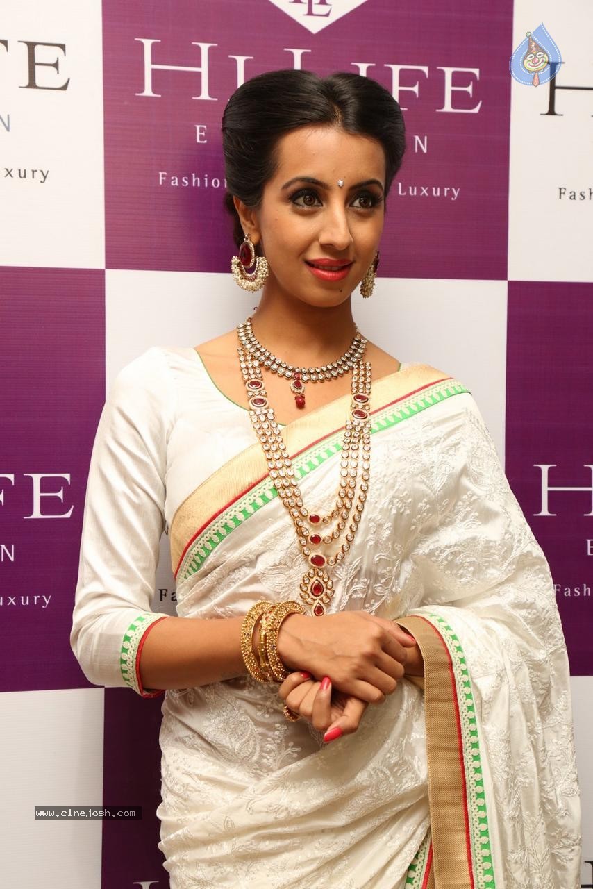 Sanjjanaa Galrani New Photos - 18 / 74 photos