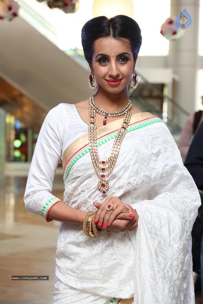 Sanjjanaa Galrani New Photos - 21 / 74 photos