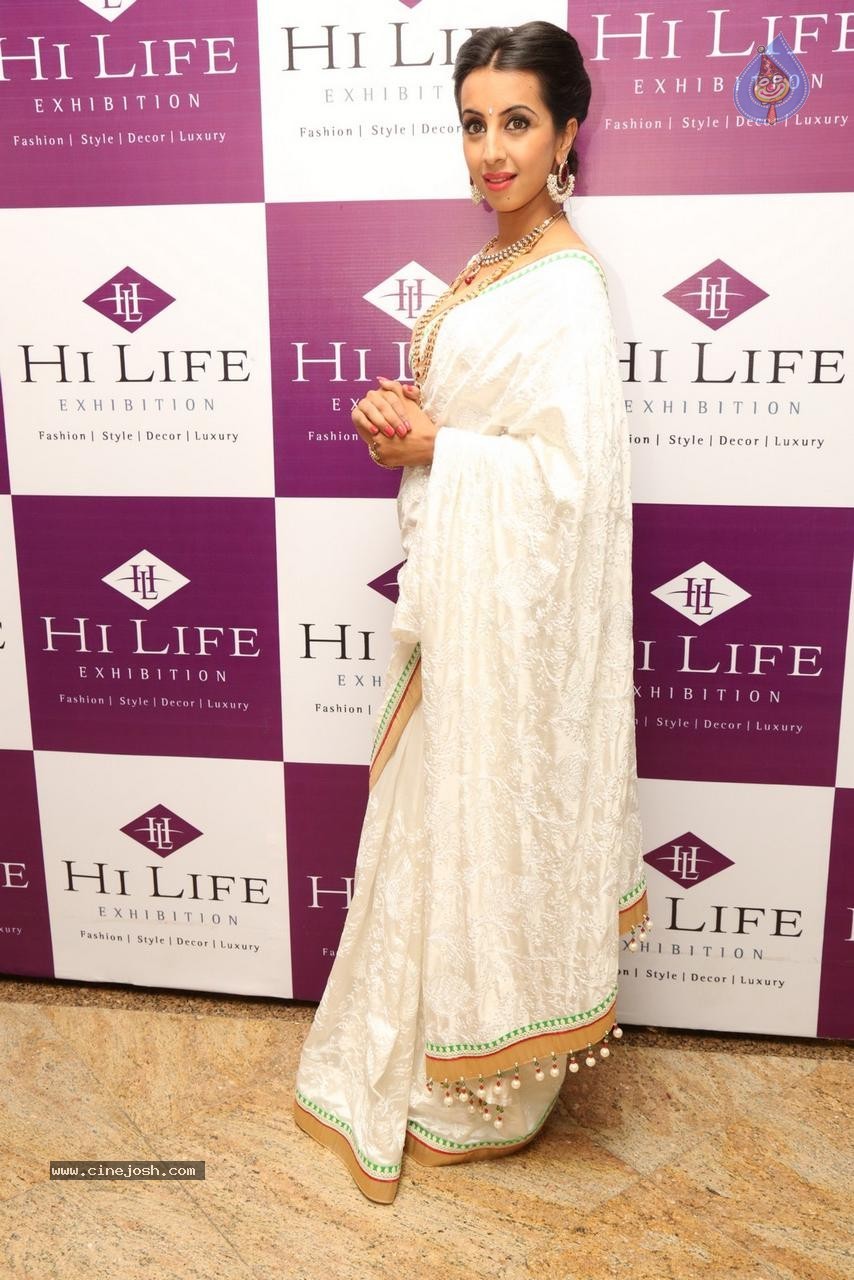 Sanjjanaa Galrani New Photos - 22 / 74 photos