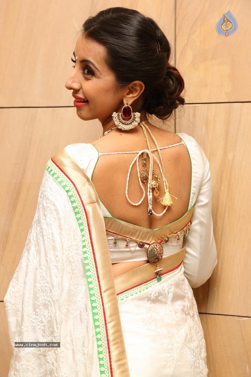 Sanjjanaa Galrani New Photos - 23 / 74 photos