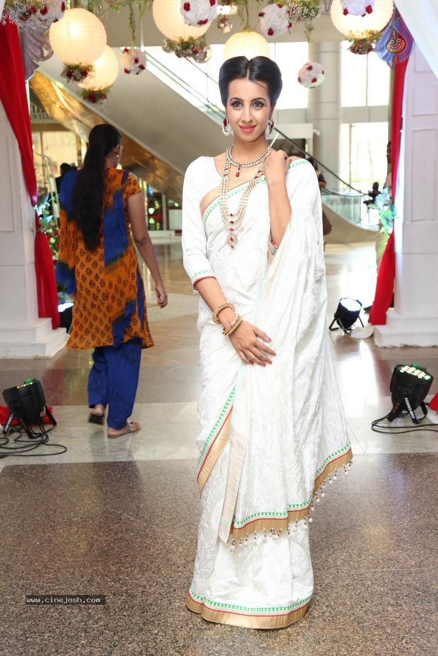 Sanjjanaa Galrani New Photos - 33 / 74 photos
