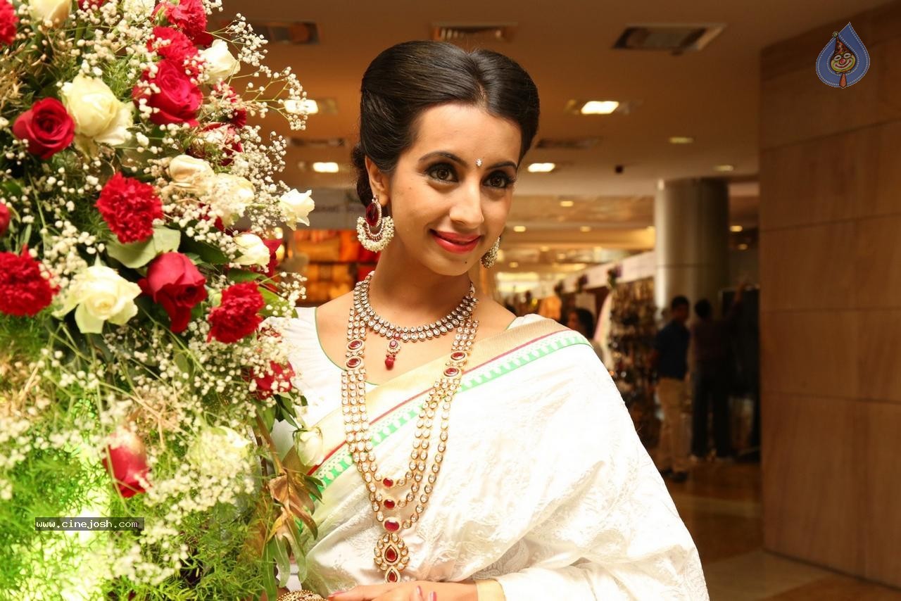 Sanjjanaa Galrani New Photos - 37 / 74 photos