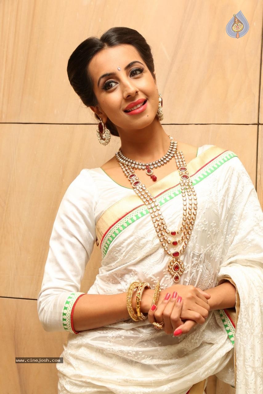 Sanjjanaa Galrani New Photos - 43 / 74 photos