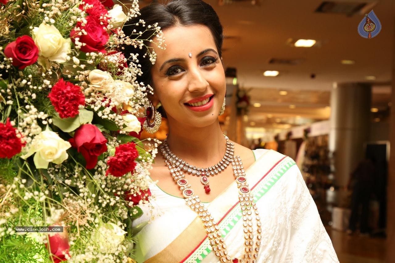 Sanjjanaa Galrani New Photos - 44 / 74 photos