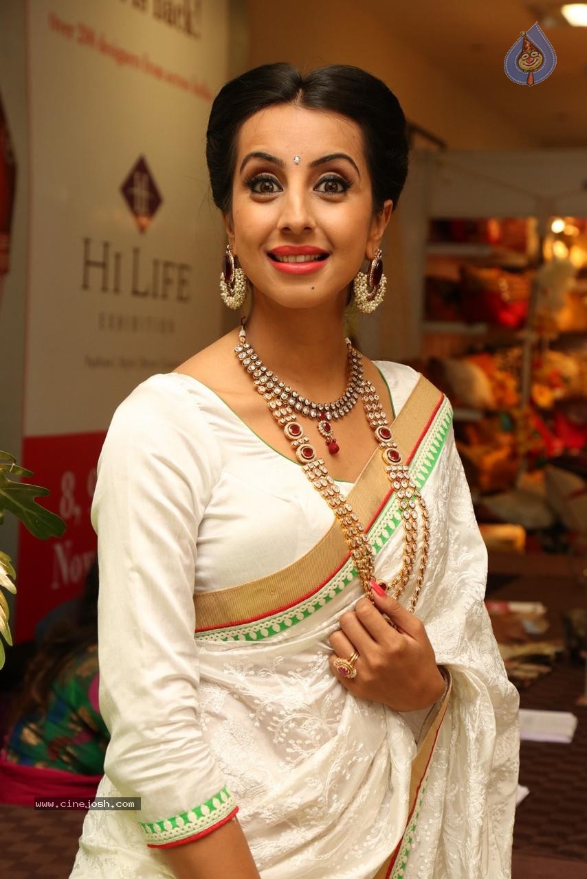 Sanjjanaa Galrani New Photos - 47 / 74 photos