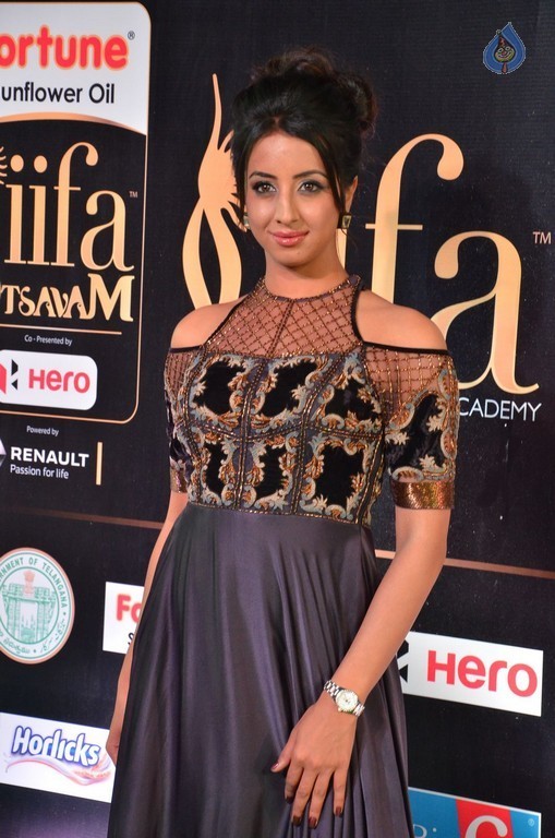 Sanjjanaa Latest Stills - 11 / 42 photos